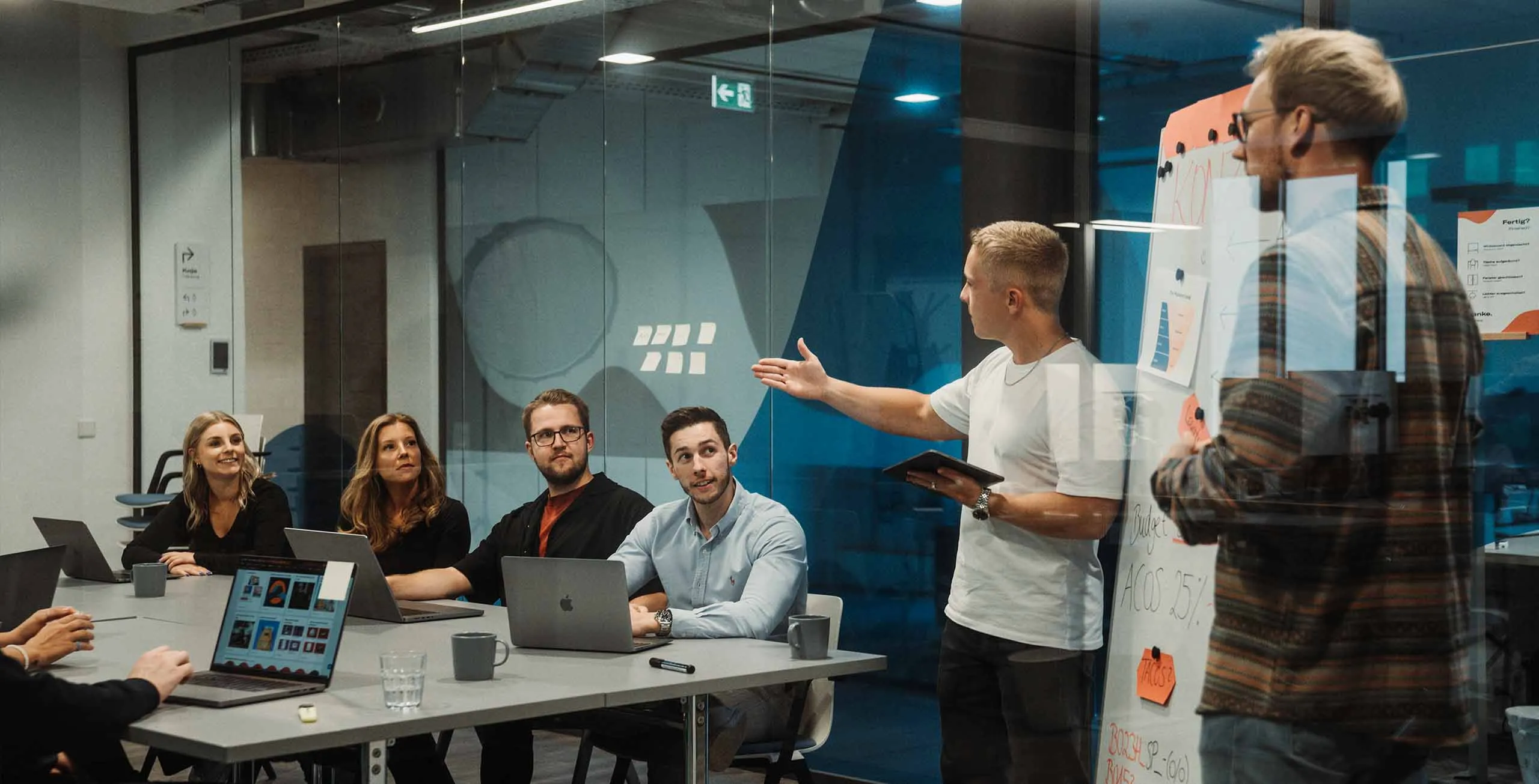 Puzzle pieces icon showing ad network integration capabilities